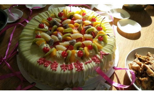 歡聚一堂，共慶生日