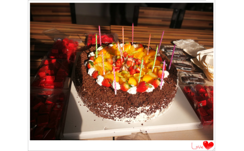 寒冬迎新年，祝福暖人心