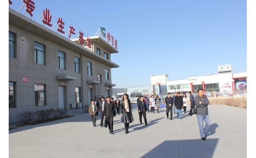 黨建引領(lǐng)促減稅降費落地，黨員帶頭抓普惠政策落實