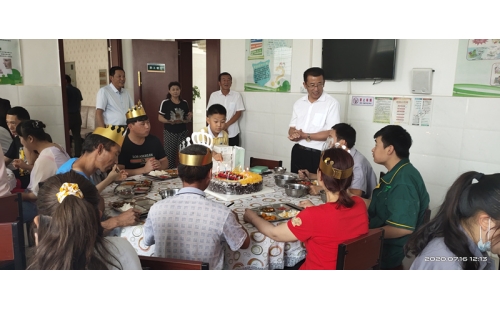 一句溫馨的祝福，一份熾熱的感情