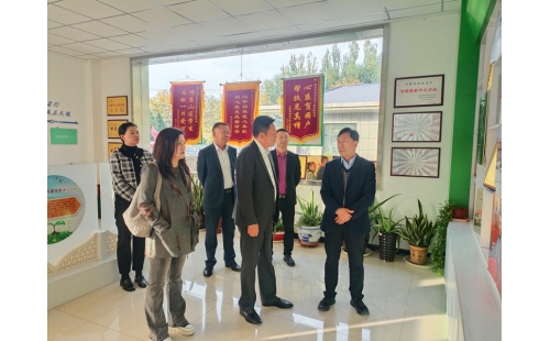 金鳳區(qū)黨委常委、統(tǒng)戰(zhàn)部部長(zhǎng)韓廷鋒蒞臨銀川伊百盛調(diào)研民族團(tuán)結(jié)進(jìn)步創(chuàng)建工作